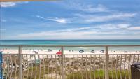 Crystal Villas 6A - Just a few steps and your toes will be in the sand with Beach Service Included - Chambres d'hôtes Destin
