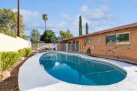 Family-Friendly Desert Oasis home - Bed and Breakfast