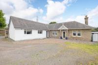 Two Bedroom Country Cottage With Parking - B&B