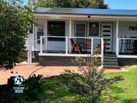3BR Updated Coastal Beach House in Funky Port Elliot - B&B