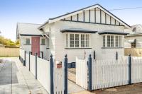 Cherry Tree Cottage! CBD Magic! - B&B Toowoomba