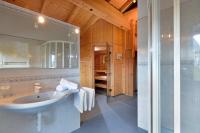 Landhaus Kostenzer mit Sauna - B&B Fügen