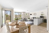 Stylish and Spacious Launceston Villa + Free Wifi - Bed and Breakfast Launceston