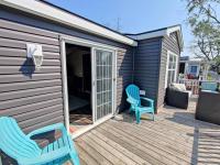 Resort near wineries, river, trails! Large Pool! - B&B Niagara-on-the-Lake