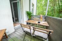 FullHouse - Chemnitz - Leonardo Apt - 3 Bedrooms & Balcony - Bed and Breakfast