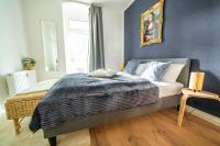 B&B Chemnitz - FullHouse - Leonardo Apt - 3 Bedrooms & Balcony - Bed and Breakfast Chemnitz