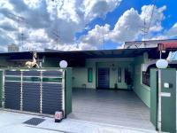 Rusa Cottage (Sleeps 10 pax - 1 min walk from KSL) - B&B Johor Bahru