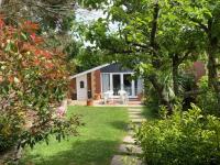 Walnut Cottage - B&B