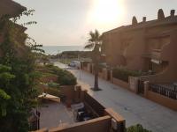 Chalet adosado en la playa de El Perellonet con piscina, pista tenis - Chambres d’hôtes Valence