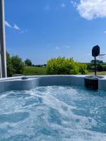 B&B Blandford Forum - The Retreat, Sauna & Hot Tub, Charming & Cosy Gem - Bed and Breakfast Blandford Forum