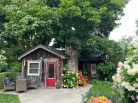 B&B Nottawa - Cozy Guest House close to Wasaga Beach & Blue Mtn - Bed and Breakfast Nottawa