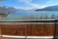 LE SOLAVUE 150 M2 VUE EXCEPTIONNELLE SUR LE LAC - Bed and Breakfast Annecy