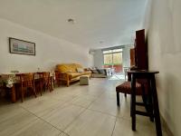 AMPLIO Y LUMINOSO DEPARTAMENTO CON COCHERA - Bed and Breakfast Rosario