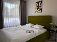 B&B Tomaszów Mazowiecki - Nr 6 EUROPA22 Deluxe Apartament z wanną i balkonem JEST WINDA "Strzeżone Osiedle BROWARNA" CENTRUM MIASTA Opcjonalnie z garażem Quick Check-in Akceptujemy zwierzęta - Bed and Breakfast Tomaszów Mazowiecki