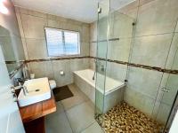 5 Kenwyn on Sea - Beachfront Family Unit - B&B Ballito