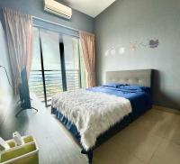 Modern Dpulze Soho fit 4pax,Netflix provided - B&B Cyberjaya