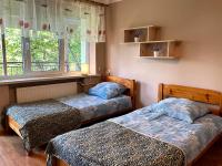Zweibettzimmer mit Balkon