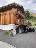 B&B La Plagne Tarentaise - Un studio dans notre chalet - Bed and Breakfast La Plagne Tarentaise