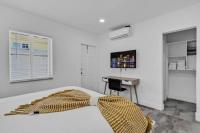 Lovely 1 Bedroom Walking Distance To Ocean - Suite 9 - B&B Hollywood
