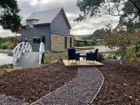 Gordon Gateway - B&B Strahan