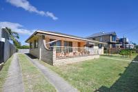 Bungalow on the Beach 4 B/R, 8 Guests, Aircon ZG2 - Ferienwohnung Buddina