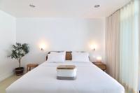 Beachfront Deluxe pool access room one-minute walk to Wonnapha beach FREE DISNEY PLUS - B&B