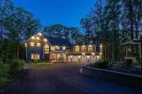 The Athena Hideaway - hottub, firepit, lake & racetrack - Ferienwohnung Saratoga Springs