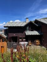 Chalet familial idéal 2 familles nombreuses Ski aux pied 12 pers Plagne Soleil - B&B