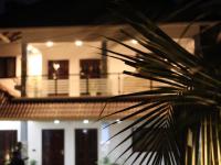 Abode Homestay Alleppey - Private 7BR Coastal Villa near Omanapuzha Beach - Chambres d'hôtes Alleppey
