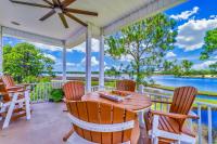 Riverfront Carrabelle Home with Furnished Patio! - Chambres d’hôtes Carrabelle