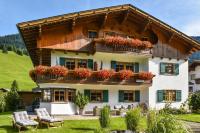 B&B Holzgau - Landhaus Bernhard - Bed and Breakfast Holzgau