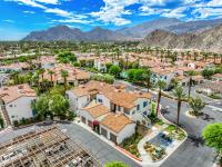 Luxurious Villa with Majestic Mountain View, 12 Pools, Spas, Ground Floor - B&B