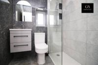 Perfect Four Bed House for Groups,Contractors,Relocations by Gurkha Stay in Cardiff with free WiFi - Chambres d'hôtes Cardiff