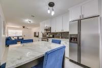 Modern Home in Edinburg Half-Mi Walk to UTRGV! - Ferienwohnung Edinburg