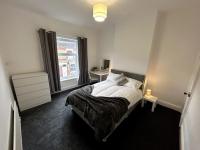 B&B Stoke-on-Trent - Bright Home From Home - Bed and Breakfast Stoke-on-Trent