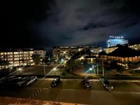 One Oasis Condo 2 Bedroom Free Pool & Wifi Beside SM City Mall - Bed and Breakfast