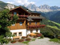 Apartment house Niedermunthof, Fermeda Funes - B&B