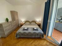 Studio with Mountain View