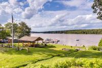 B&B Coventry - Coventry Lake Getaway with Yard Near UConn! - Bed and Breakfast Coventry