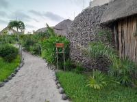 Zimmer mit Queensize-Bett und Gartenblick