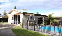 The Pool House Bed & Breakfast - Near Marine Parade Napier - Bed and Breakfast Napier