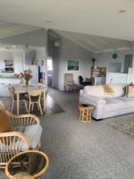 Hosts on the Coast Catch of the Day - Chambres d’hôtes Cooks Beach