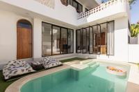 2bd Villa by Beach with Rooftop - Construction Nearby - Chambres d’hôtes Canggu