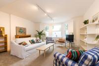 B&B London - Spacious 2 bed Garden Flat by the Thames+parking - Bed and Breakfast London