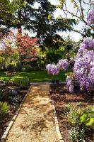 Elegant 2-Bedroom Getaway w Terrace & Garden Views - B&B Londra