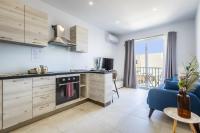 Serafina's Apartment 5 min walk from St Julians - B&B