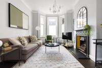B&B London - The Streatham Hill Wonder - Spacious 4BDR House with Garden and Terrace - Bed and Breakfast London