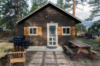 Triple R Cottages- 2 cabin - B&B