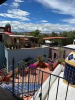 Home in San Miguel de Allende. Casita de La Aldea - Chambres d'hôtes San Miguel de Allende