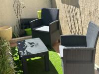 Joli appartement avec chambre et grande terrasse à deux pas de la mer - B&B